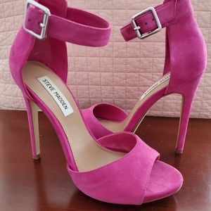 Steve Madden size 8 suede